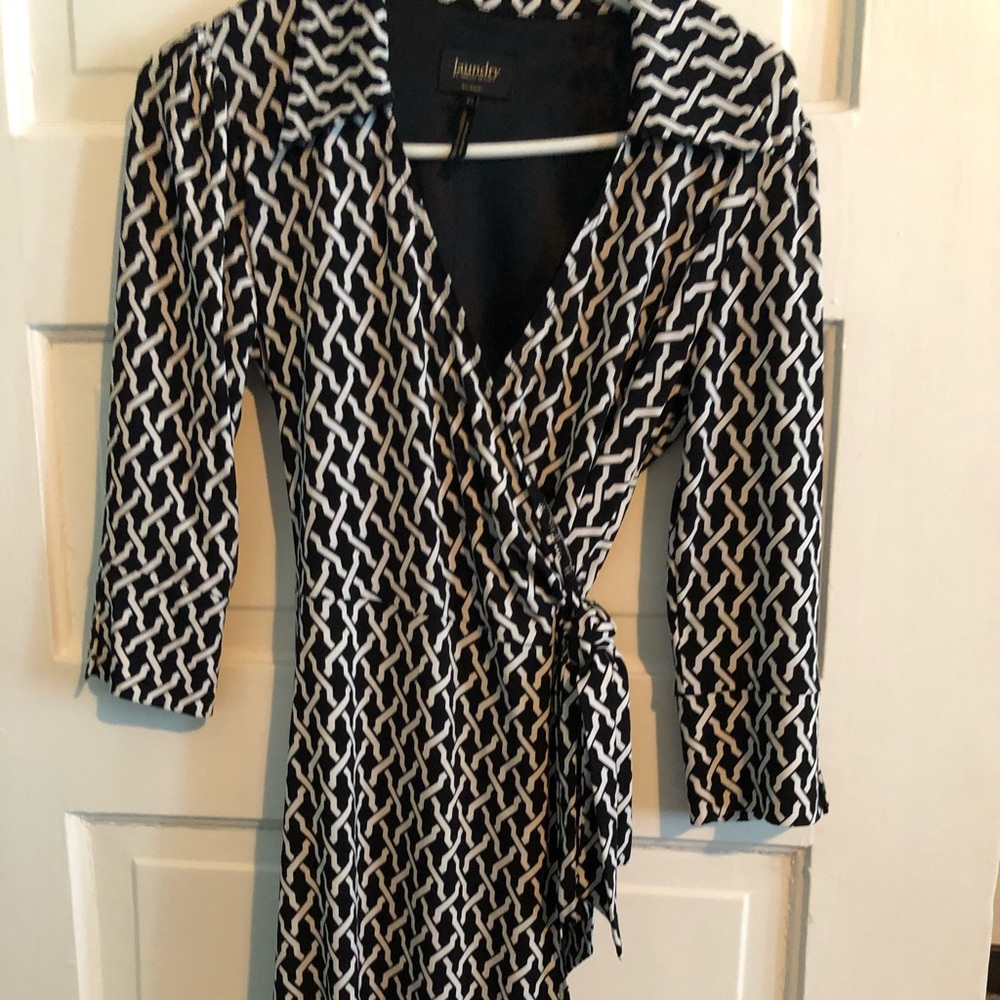 Black and White shift dress!